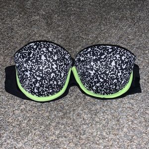 Victoria’s Secret strapless bra